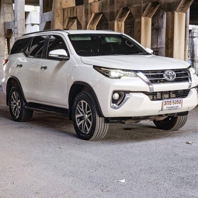 ขาย Toyota Fortuner 2.4V ปี16