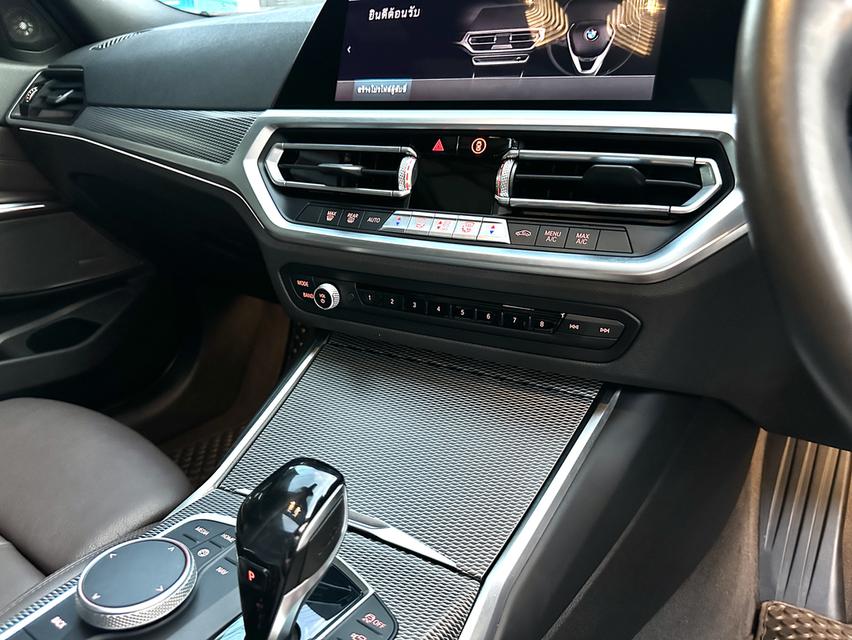 ฺBMW 330e Plug-in Hybrid M Sport จดทะเบียนปี2021 ไมล์น้อย รูปที่ 13