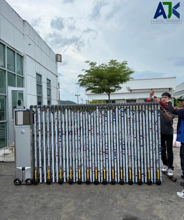 FOLDINGGATEศรีราชา ประตูเลื่อนอัตโนมัติศรีราชา Foldinggateศรีราชา ประตูรั้วโรงงานศรีราชา ประตูพับเก็บอัตโนมัติศรีราชา Folding Gate ศรีราชา 2