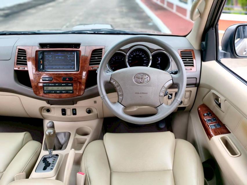 Toyota fortuner 3.0 v 4wd ปี 2006 ตัวท็อป ไมล์น้อย สภาพสวย น็อตเดิม รูปที่ 11