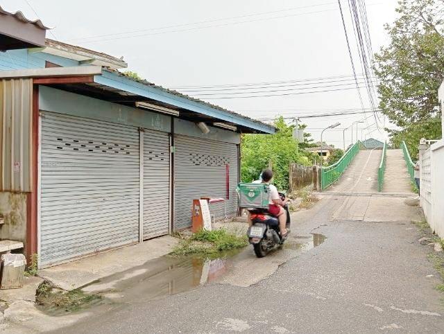 ทวีวัฒนา คลองมหาสวัสดิ์ วัดปุรณาวาส ตลาดศาลายา 1.6 กม มีประตูเหล็ก 2 บาน รร.สาธิตนานาชาติ ม.มหิดล 1.9 กม.ให้เช่าห้องพร้อ 8