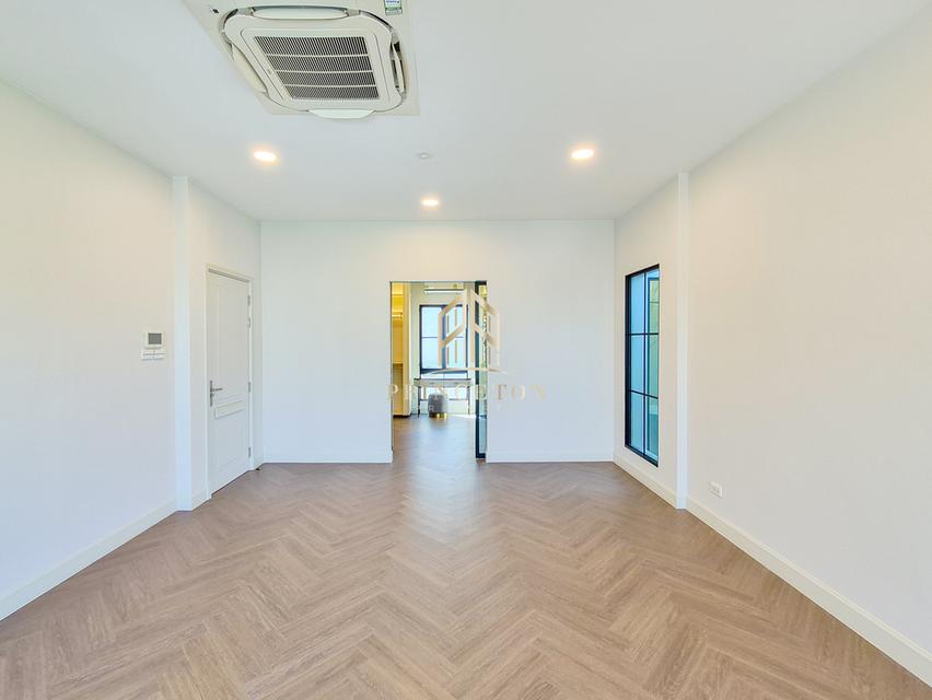 Luxury House for Sale Nantawan Rama 9 – New KrungthepKreetha 17