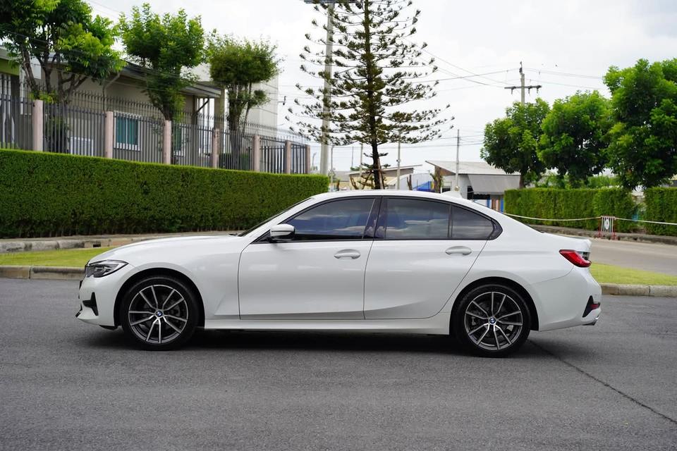 320d Limousine RHD 10