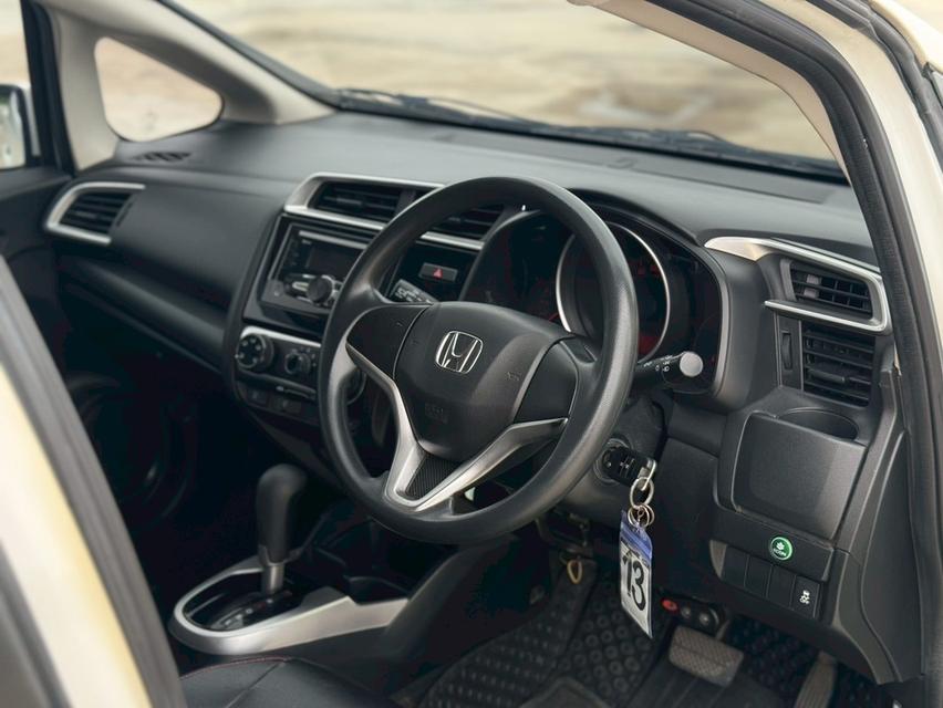 HONDA  JAZZ GK 1.5 S (MNC) Y2018 สีขาว ออโต้  13