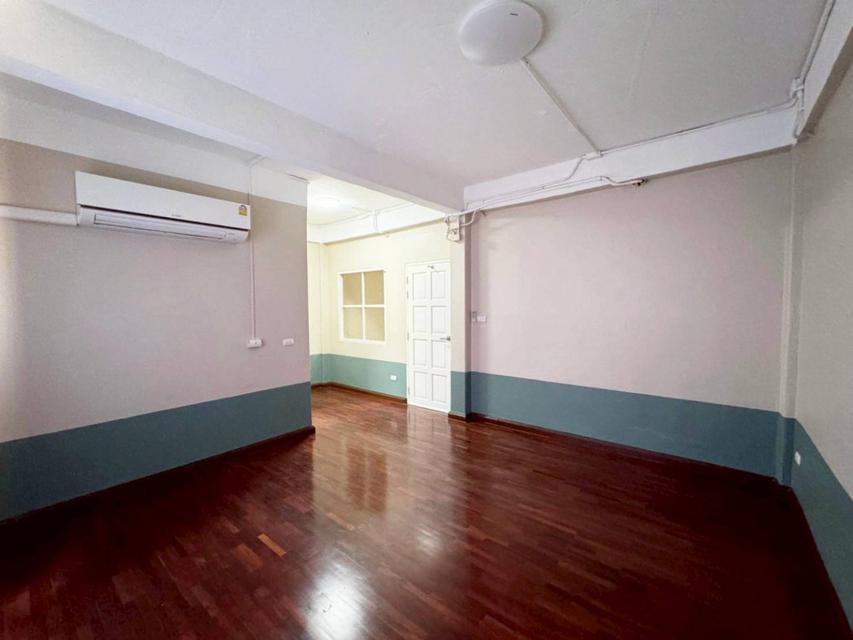 ให้เช่าทาวน์เฮาส์ 4 ชั้น 31.5 ตารางวา หมู่บ้านวราธรวิลล์ พัฒนาการ 44 4