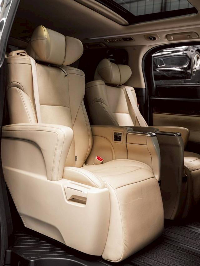 รหัสรถ 67GG4004 TOYOTA ALPHARD 2.5 HYBRID E-FOUR ปี 2018 16