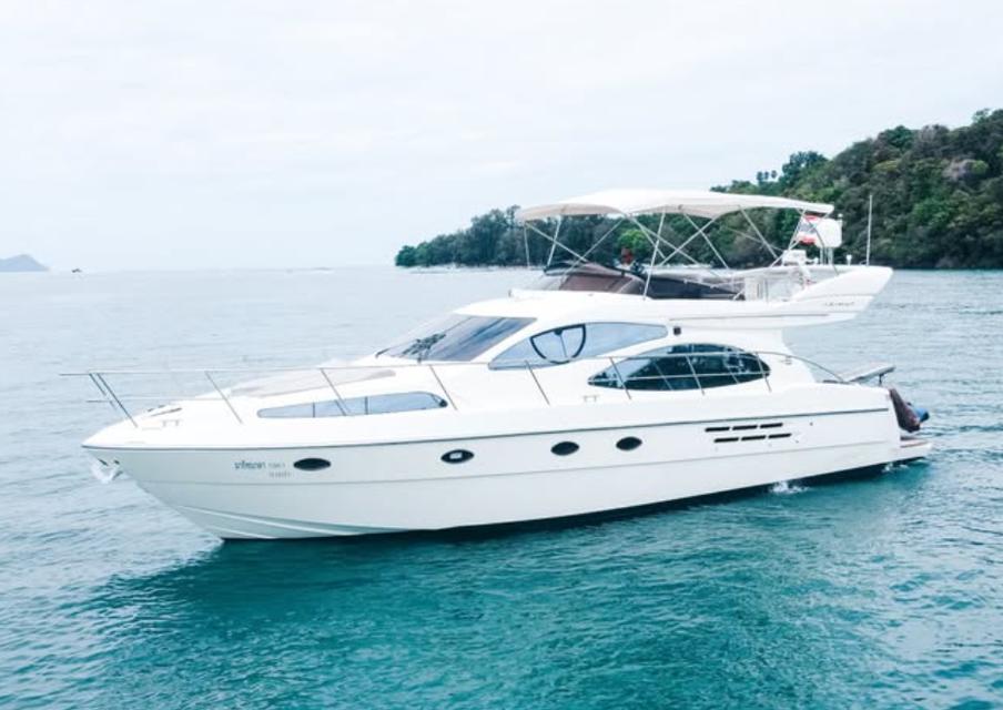 2005 Azimut 46 FLY Yacht For Sale 2