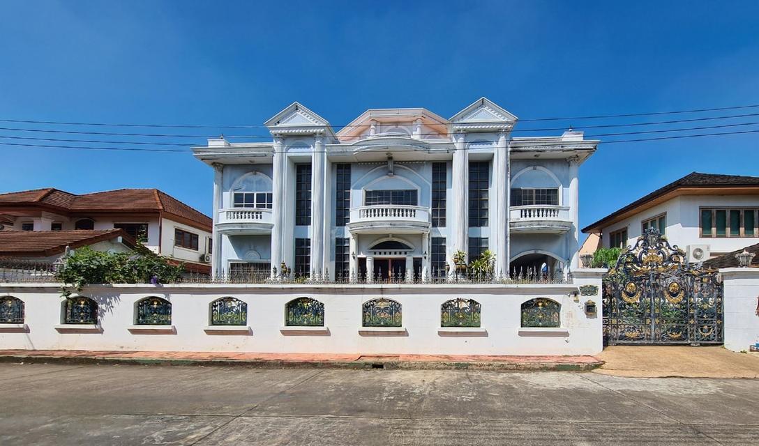 ขายด่วน! บ้านเดี่ยว 3 ชั้น หมู่บ้านป.ธนานิเวศน์  215 ตรว. ถนนเสนานิคม 1 ซอย 28  1