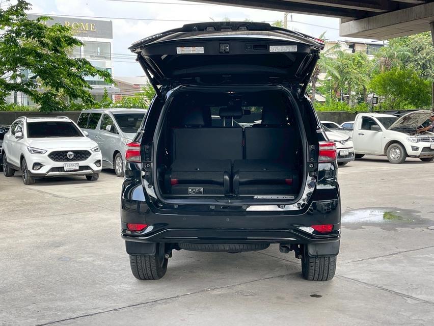 TOYOTA FORTUNER  19