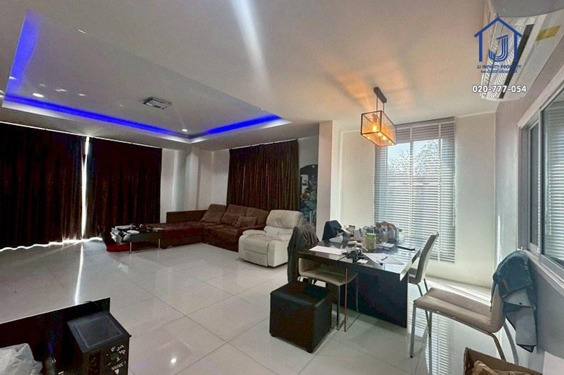 ขายบ้านเดี่ยว 2 ชั้น หมู่บ้านพงษ์เพชรวิลล่า ซอยแจ้งวัฒนะ 14 หลังริม ใกล้รถไฟฟ้า,ทางด่วนดอนเมืองโทลเวย์ 12