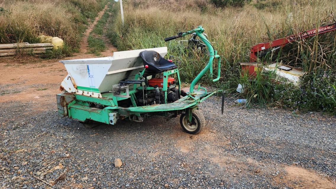 ขาย รถโรยทราย เครื่องยนต์เบนซิน 4 จังหวะ kubota เก่าญี่ปุ่น
