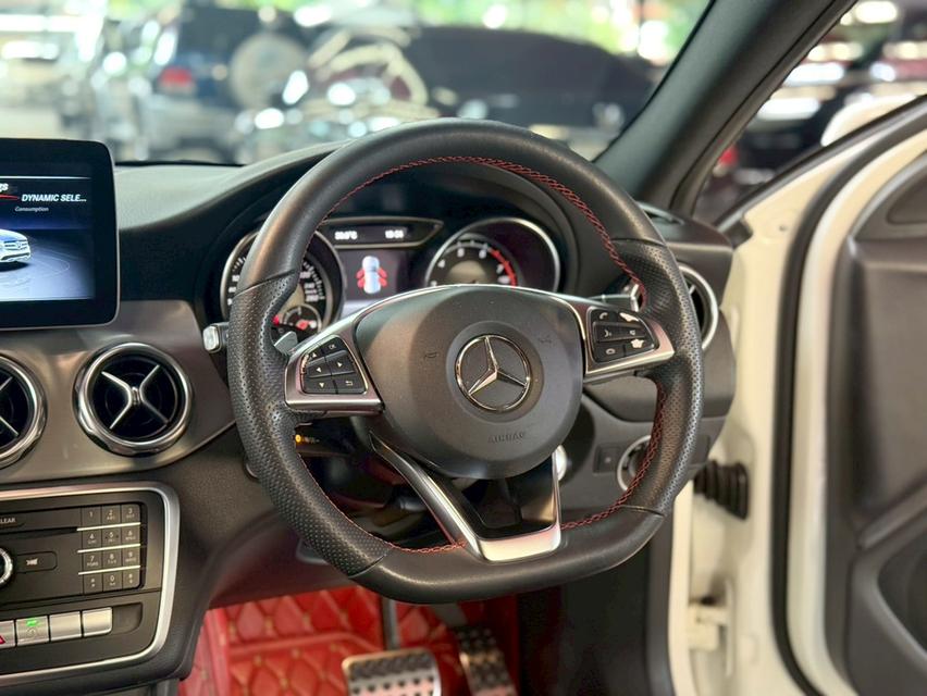 Mercedes-benz GLA250 2.0 AMG Dynamic ปี2020 รถบ้าน ใช้น้อย ไม่เคยชนไม่เคยทำสี  16