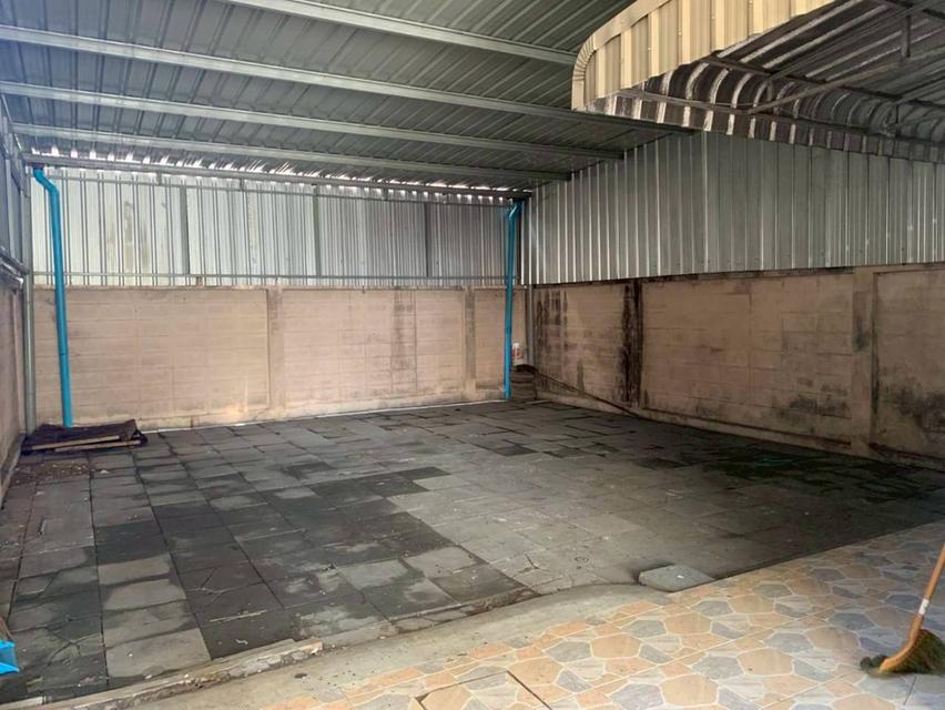 อาคารพาณิชย์ 3 ชั้น ครึ่ง ที่ดิน 56.2 ตารางวา ตึกแฝด (ใกล้นิคมปิ่นทอง1) อ.ศรีราชา จ.ชลบุรี 3