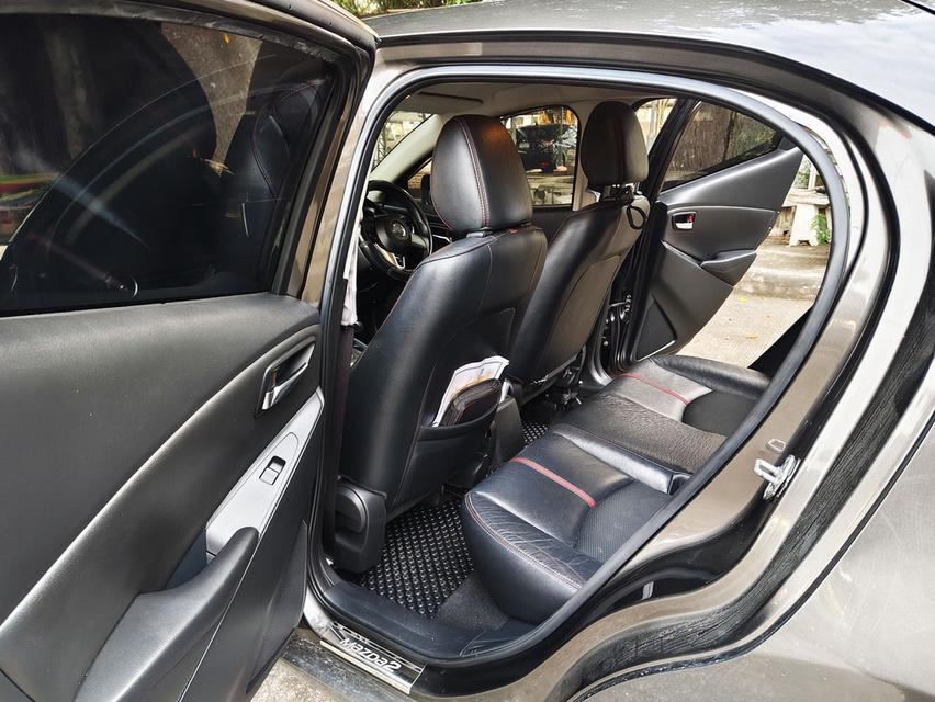 รถมาสด้า2 เบนซิน 1.3 ปี2016 ตัวtop 9