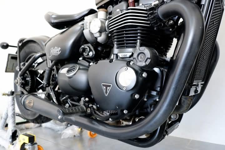 มอเตอร์ไซค์ Triumph Bonneville Bobber 7