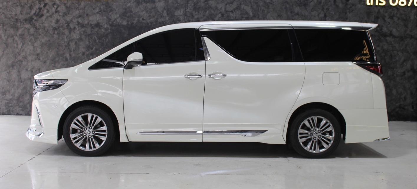 รหัสรถ JRS1758 TOYOTA VELLFIRE hybrid 2016 สี ขาว แต่งเป็น 40 look