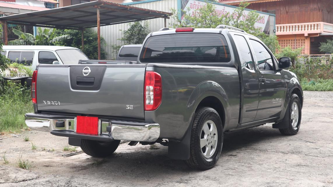 Nissan navara 2.5 SE 2013