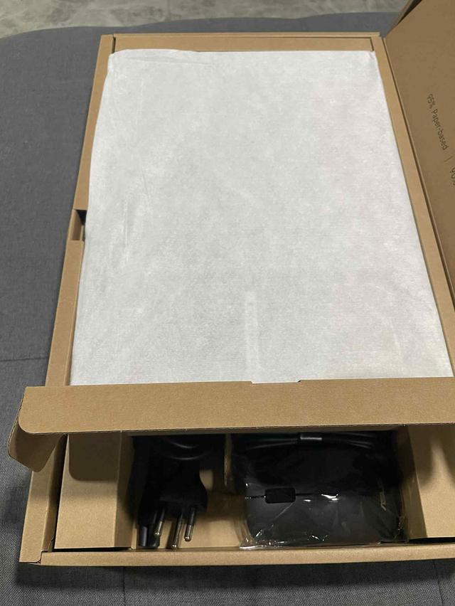 โน๊ตบุ๊กใหม่แกะกล่อง