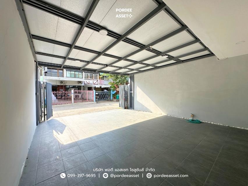 หมู่บ้านประชากรไทย ลาดพร้าว 93 รีโนเวทใหม่ทั้งหลัง ต่อเติมเต็มพื้นที่ จอดรถ 2 คัน ใกล้ MRT มหาดไทย : Prachakornthai Village Ladprao 93 18