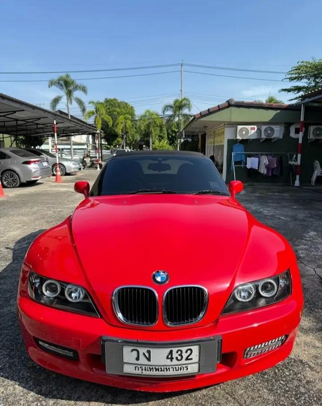 BMW Z3 สีแดง