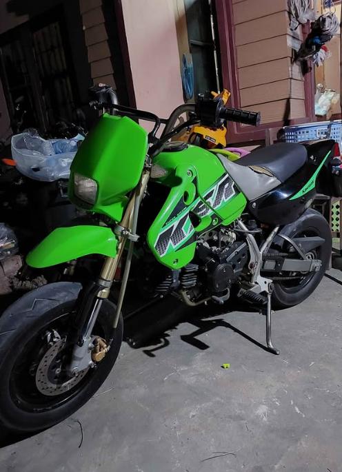 Kawasaki KSR สีเขียว 2