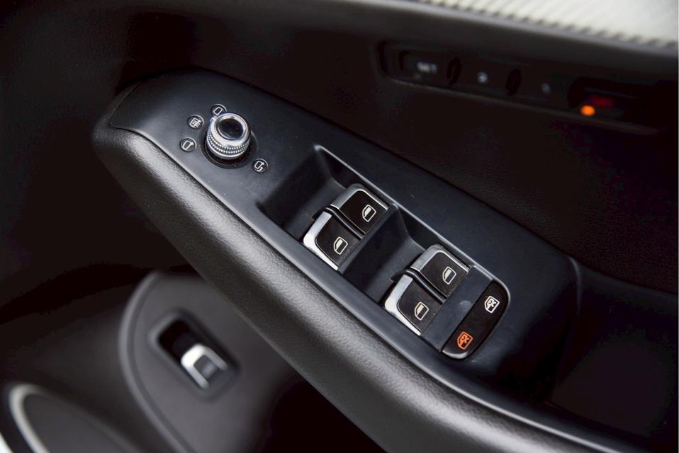 Audi Q5 2.0 TDI DPF Quattro AT 2011 7