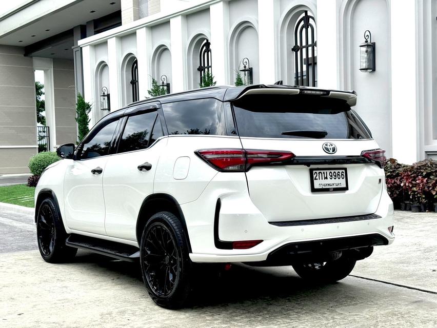 FORTUNER 2.8 GR SPORT BLACK TOP 4WD รูปย่อยที่ 3