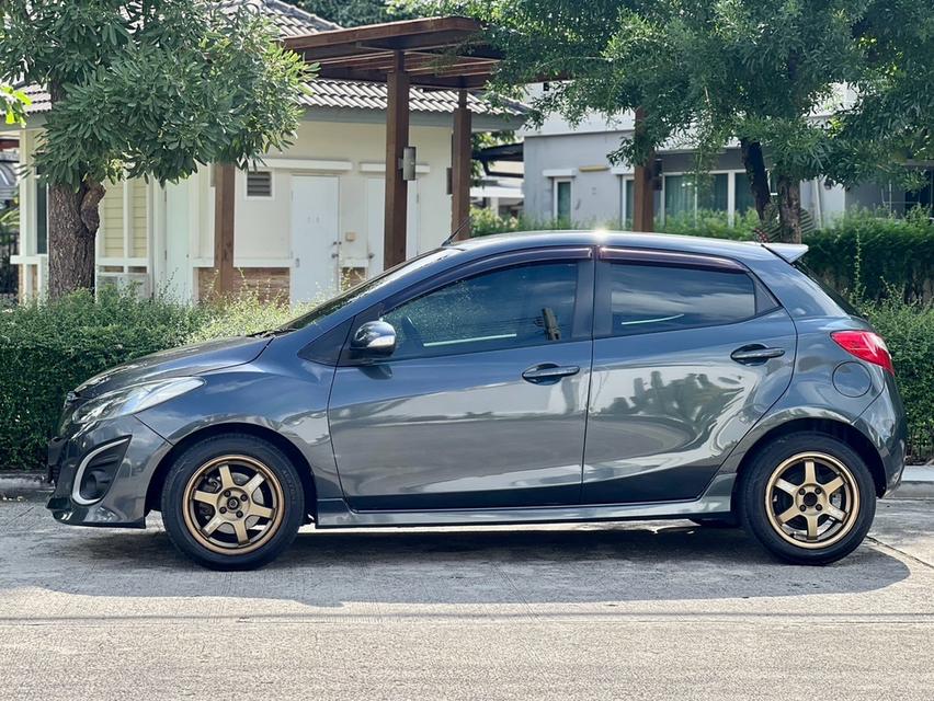 Mazda2 1.5 Spirit Sports Hactback เครื่องยนต์: เบนซิน เกียร์:AT  ปี: 2013 สี: เทา ไมล์ : 15x,xxx กม. รูปที่ 6