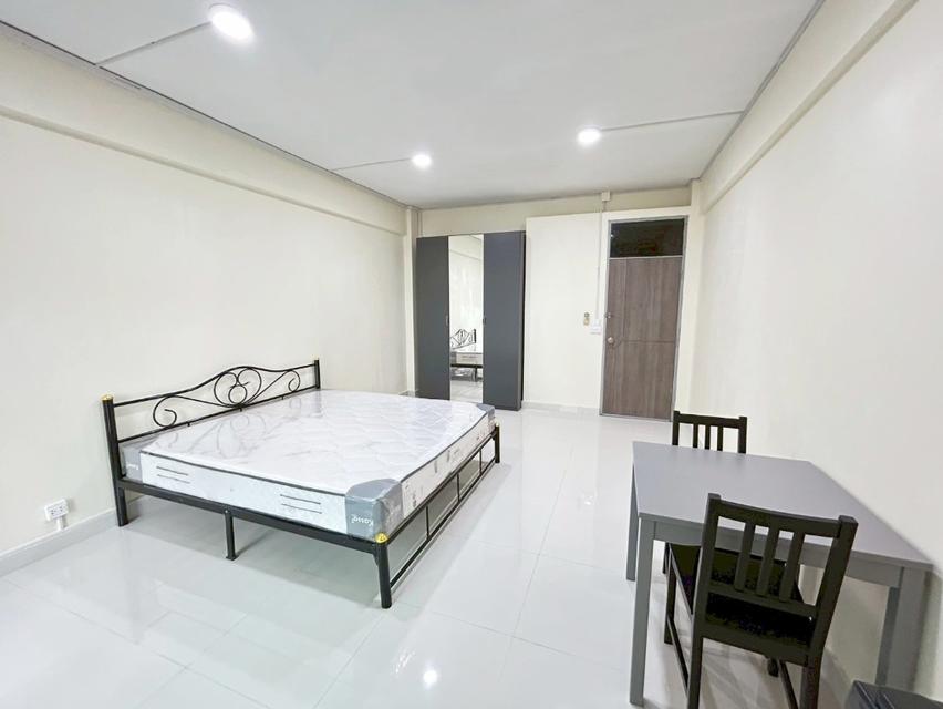 ดุสิตคอนโดมิเนียม ถนนพระราม 5 เขตดุสิต 24 ตรม 1 นอน 1 ครัว ตกแต่งพร้อมอยู่ ใกล้ BTS อนุสาวรียชัย 4