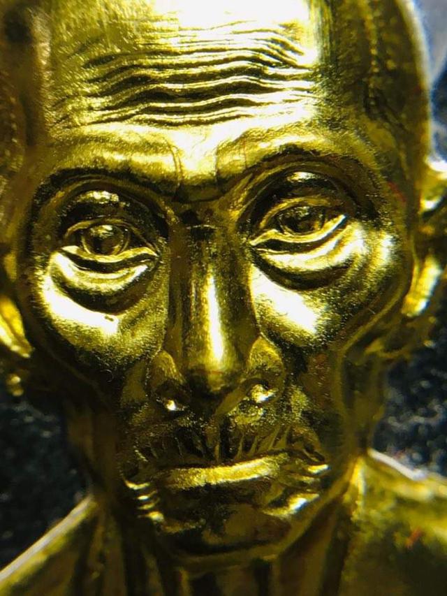 เหรียญหลวงพ่อรวย รุ่นเสาร์ ๕ รวยพญาไก่ เนื้อเงินหน้ากากทองคำ โค้ด ๖๔๑ 6