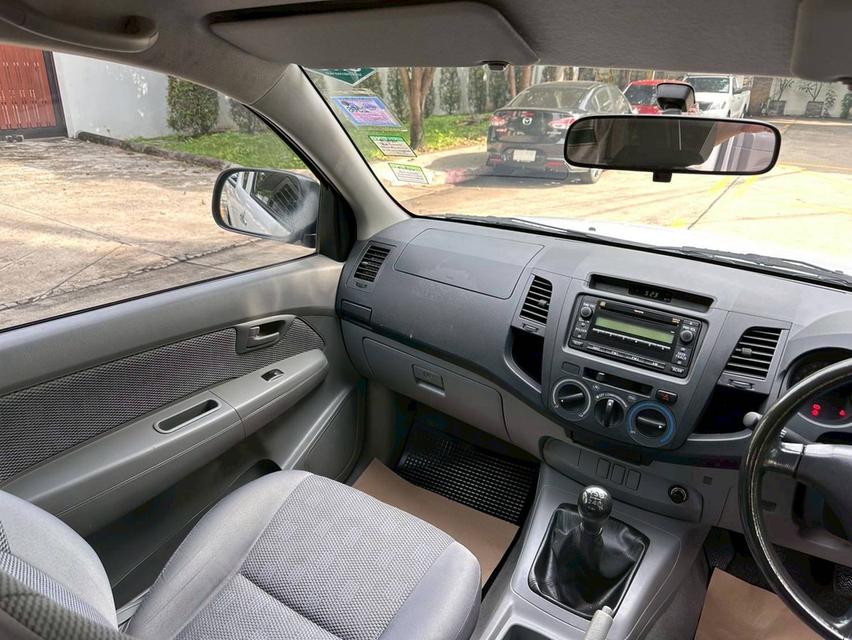 TOYOTA HILUX VIGO 2.7 VVT-i Open Cab เกียร์ M/T สีขาว ปี 2011 13