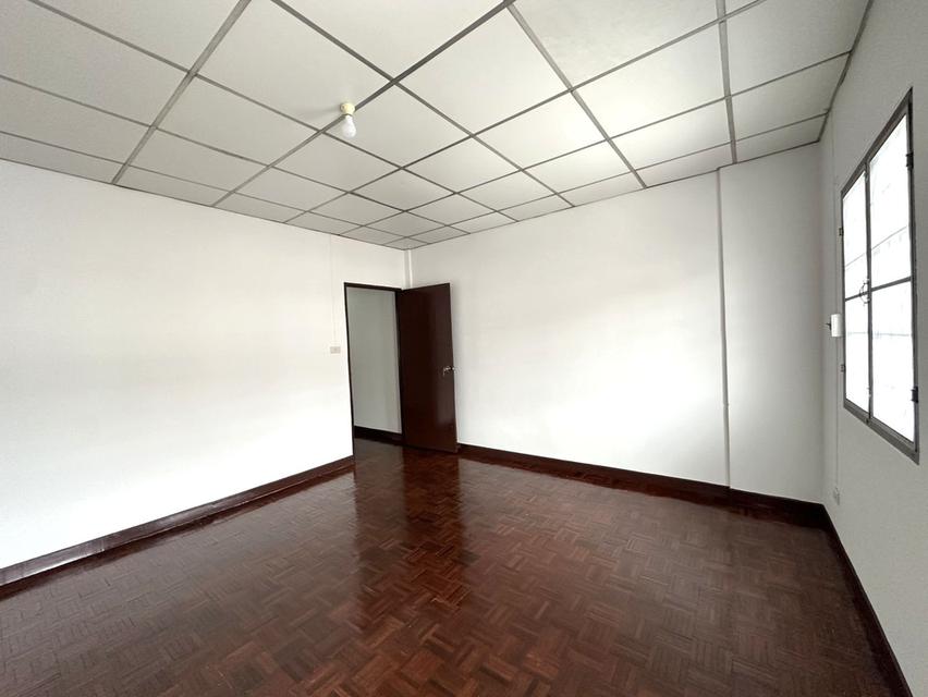 ขายทาวน์เฮ้าส์ 2 ชั้น 16 ตรว. 2ห้องนอน 2ห้องน้ำ 1.9ล้าน นนทบุรี 8