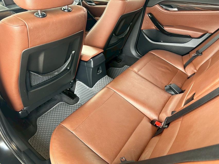   BMW X1 sDrive18i X-Line (E84) 2.0L N/A 6AT 17