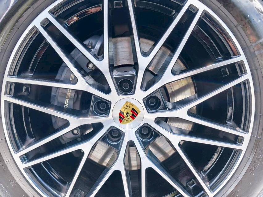 รหัสรถ KPV53 2025 PORSCHE CAYENNE 3.0 HYBRID COUPE สีใหม่ Moonlight Blue 13
