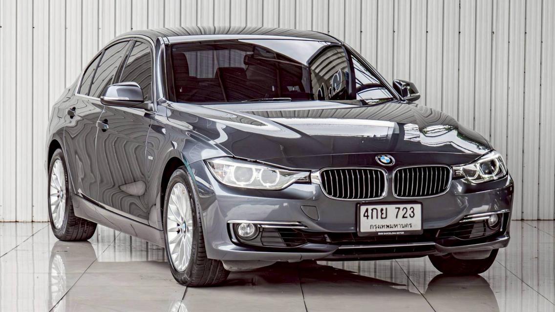 BMW 320i Luxury ปี15