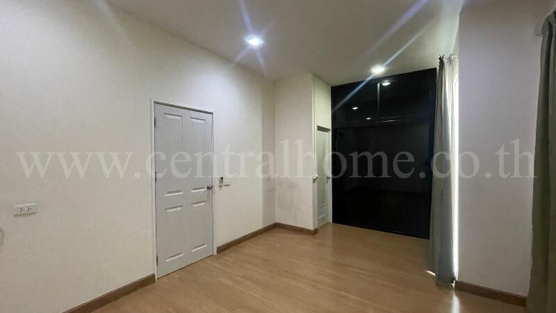 ทาวน์เฮ้าส์ โกลเด้น ซิตี้ ปิ่นเกล้า - จรัญสนิทวงศ์ หลังริม พร้อมเข้าอยู่ 9