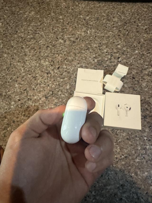 มาอีกแล้วที่ถามหากันขายAir Pod Gen4 ของแท้ ยกกล่องใช้งานดีทุกๆฟังชั่น ขายราคา 2990 บาท เบอติดต่อ 0946911772 นัดรับ: หลังราม สนามกีฬาราชมังคลา รูปย่อยที่ 4