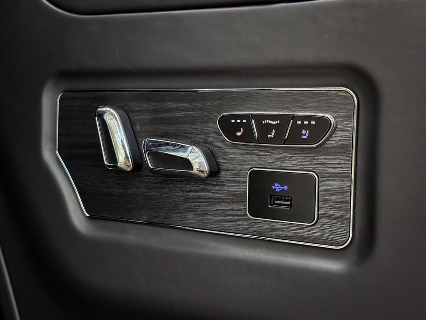 รหัสรถ MCA3702 2019 TOYOTA ALPHARD X HYBRID E-FOUR 2.5 แต่งหรู EXCLUSIVE PACKAGE VIP 17