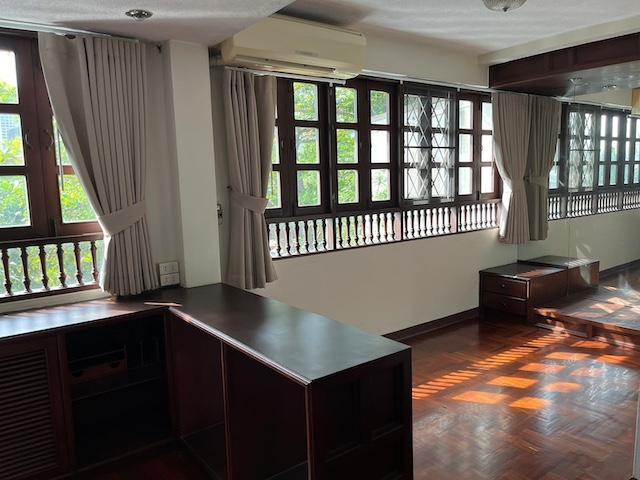 ให้เช่าทาวน์โฮม 2 คูหา 4 ชั้น 48 ตรว. ถ.สาทร 3 ซ.พระพินิจ ตกแต่งใหม่ ใกล้ตลาดสวนพลู 5