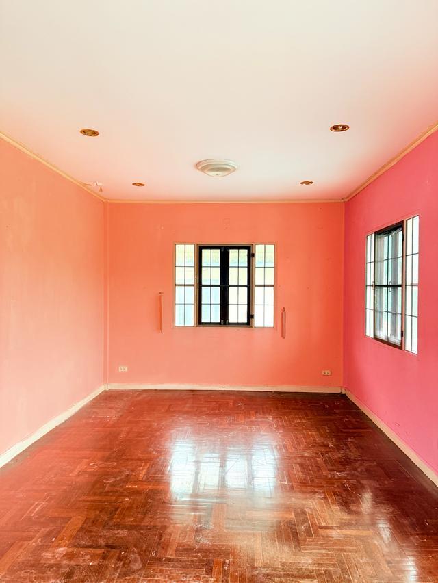 ชื่อหมู่บ้านชัยพฤกษ์รังสิต คลอง2(Land & House) ถนนฟ้าคราม  บ้านเดี่ยวเนื้อที่ 72 ตารางวาพื้นที่ใช้สอย133 ตารางเมตร 4ห้องนอน 3ห้องน้ำ 1ห้องรับแขก 11