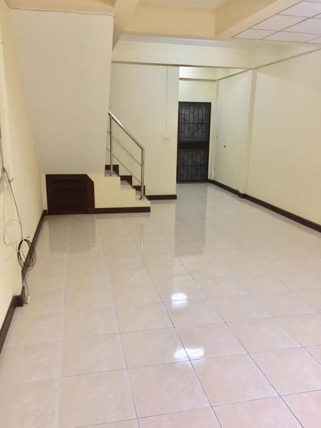 ให้เช่าบ้านทาวน์เฮาส์ 2 ชั้น 3