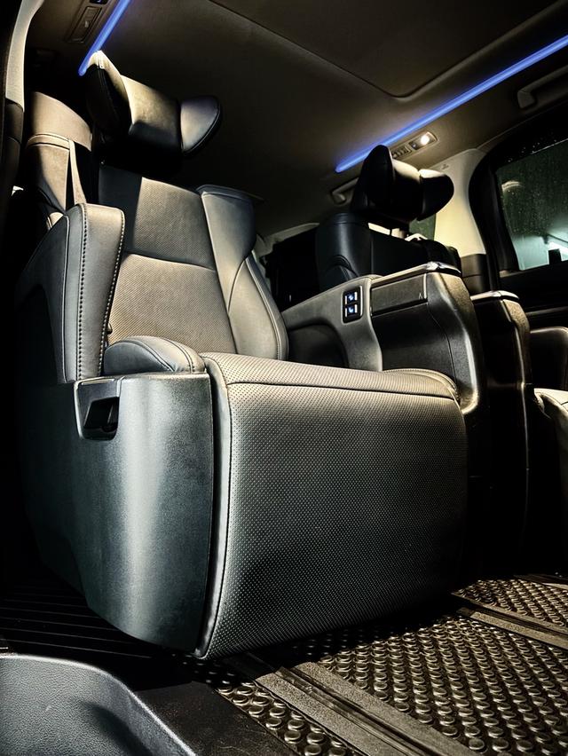2024 แท้ Toyota Alphard SC Package 2.5 Top สุดตาราง  16