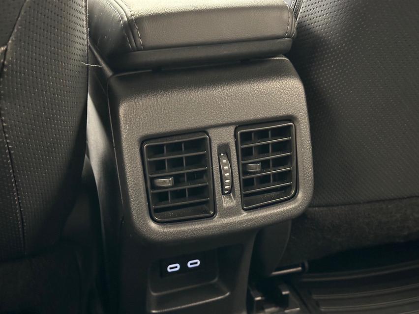 ขาย Toyota Yaris Cross 1.5Hev ปี24 16