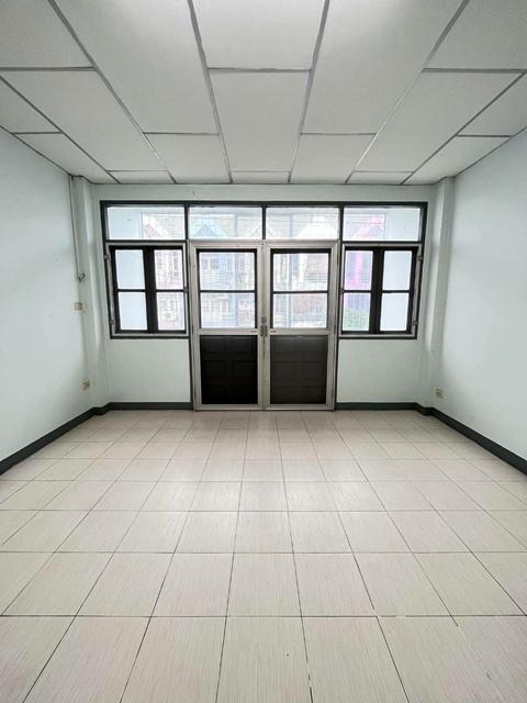 MRTมีนพัฒนา 1.2กม.รามคำแหง 171-182 ให้เช่าทาวน์เฮาส์ 2 ชั้น 20 ตร.วา.160 ตร.ม. เทคนิคมีนบุรี 1.5 กม. 3 นอน 3 น้ำ ตลาดน้ำ