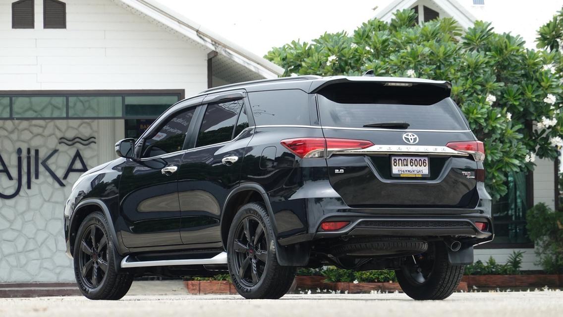 Toyota Fortuner 2.8 TRD Sportivo 2WD 2018 สีดำ 18