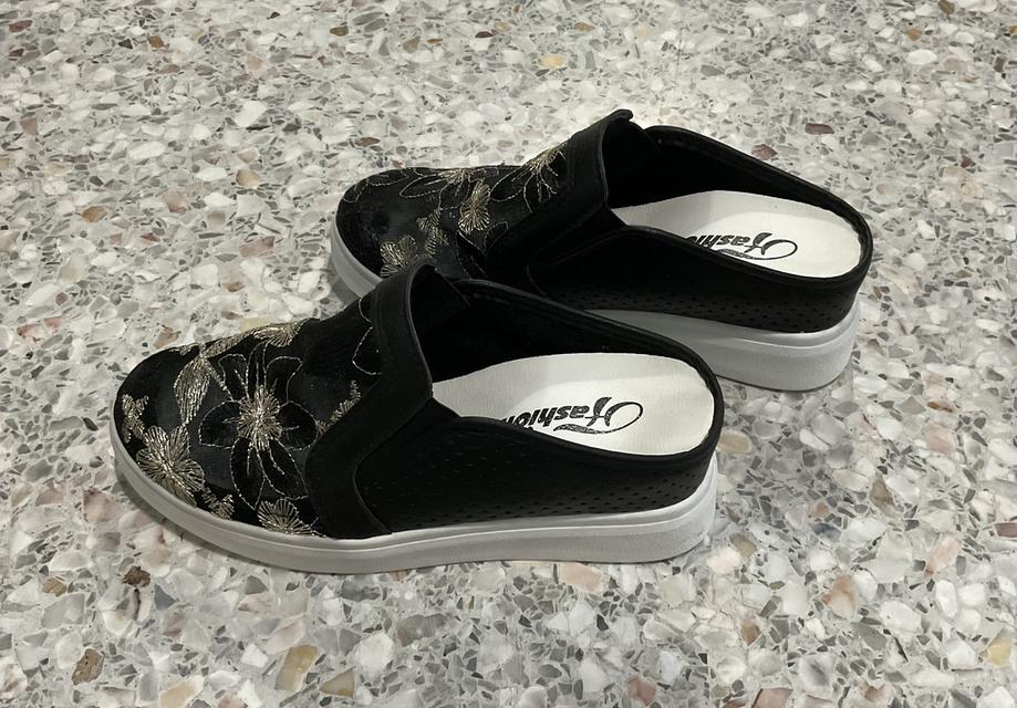 รองเท้ามือ2, รองเท้าเปิดส้น Slip-on รูปที่ 4