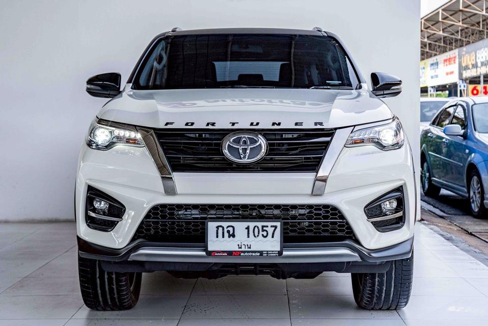 รหัสรถ NP1057 TOYOTA FORTUNER 2.8TRD BLACK TOP 4WD 2019 5