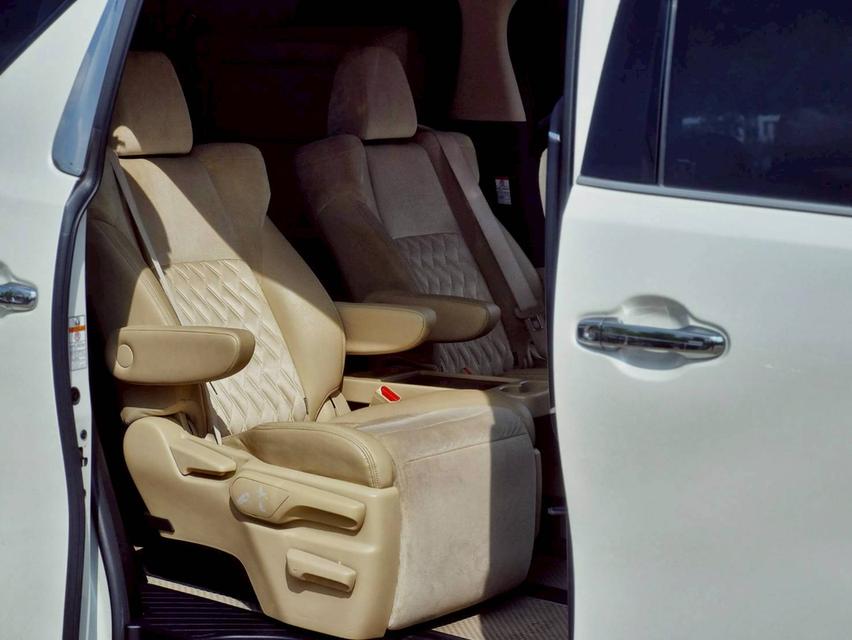 Toyota Vellfire 2.5 V ปี 2016 ไมล์ 16x,xxx km. 8