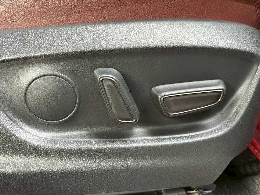 ขาย Toyota Cross 1.8Hybrid ปี22 14