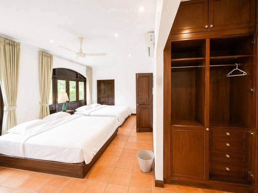 For Sale — Large Pool Villa in Siam Country Club Area Land size: approx. 168 sq.wah• Single-storey house• Strong red brick structure• 3 bedrooms 9
